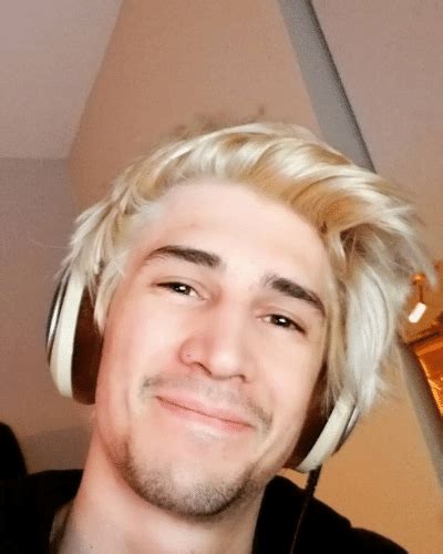 xQc Haircut - Dr HairStyle