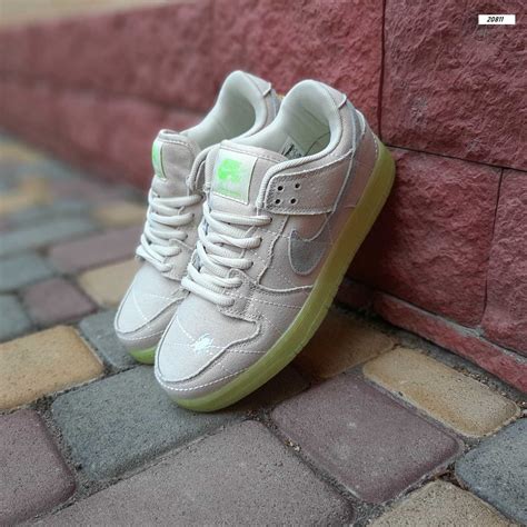 Найк СБ Данк Кроссовки женские серые с светящейся подошвой Nike SB Dunk ...