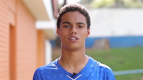 ¿Quién es João Mendes? El hijo del Ronaldinho que firmó con el ...