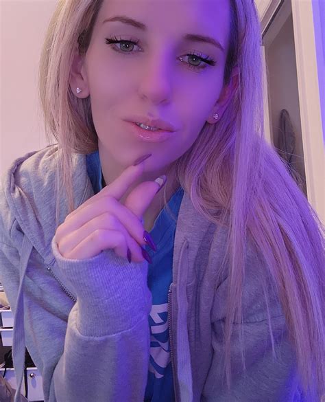 Time for me to trash that worthless dicklet until you explode 🤯 🤏🤏 : r