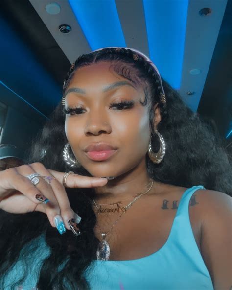 Jazmine Ameerah Cheaves (@jazminecheaves___) • Instagram photos and videos