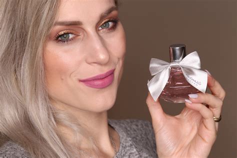 Azzaro - Mademoiselle Azzaro Review - mrsannabradshaw
