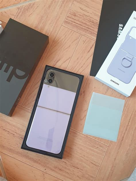 it's here 10 days earlier than expected!! : r/galaxyzflip