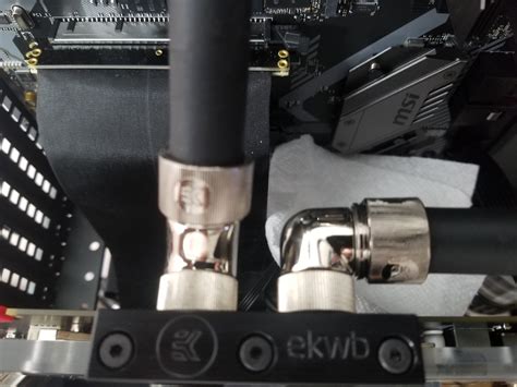 Fitting leaks as soon as fill port is closed : r/watercooling