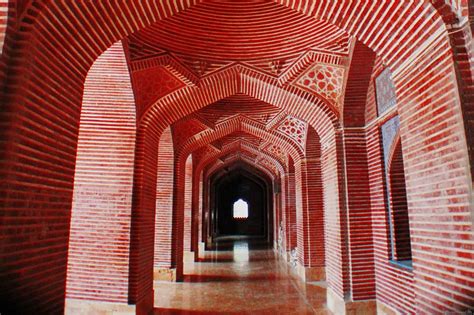 Image of Shahjahan Mosque by Syed Sami Haider | 1015018