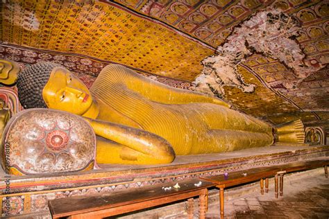 Buddha statues inside Dambulla Cave Temple. Cave Temple is a World ...