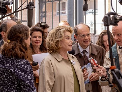 Léa Domenach (Bernadette) : "Nous n'avons pas prévenu la famille Chirac ...