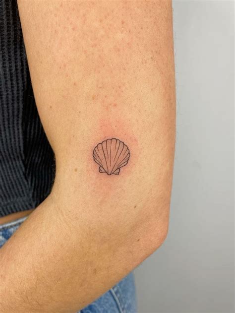 Fine line seashell tattoo in 2024 | Seashell tattoos, Beachy tattoos ...