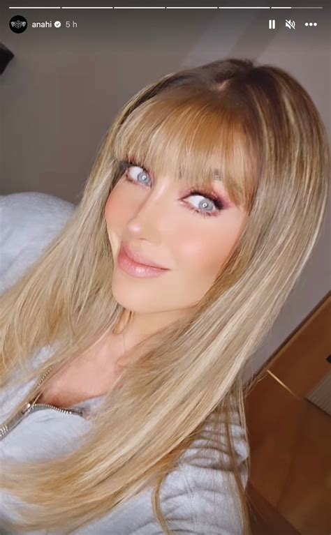 Anahí revive a Mía Colucci de RBD con un increíble cambio de look (FOTO)