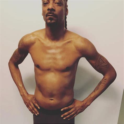 Snoop Dogg trolls himself after showing off 'six pack' - Miss Petite ...