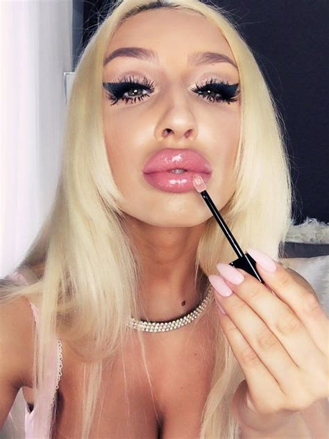 Pin by Bridgette Bourgette on My Someday Lips | Fake lips, Lips, Big lips