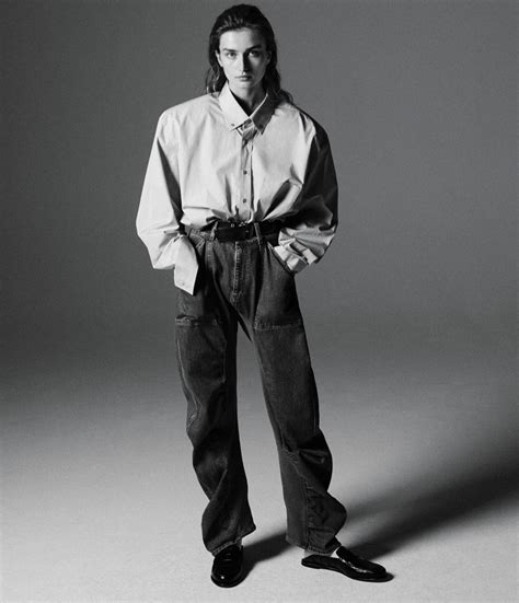 Андреа Дьякону в WSJ. Magazine