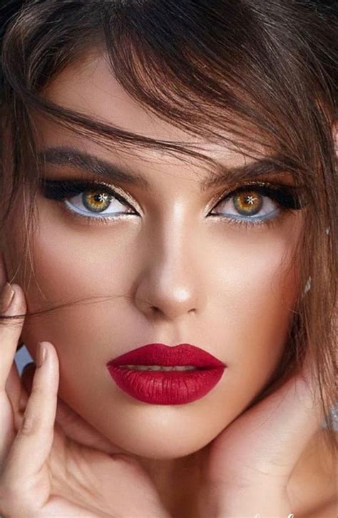Pin van Linda Sims op Beautiful MakeUp 2 | Gezicht, Beroemdheden, Portret