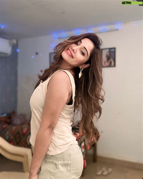 Priya Mishra Wiki, Biography, Age, Gallery, Spouse and more