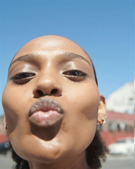 Stretch Fluid Foundation – Glossier