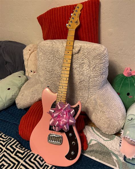 PROJECT UPDATE: Squier Affinity Jazzmaster Mods (details in the comments) : r/offset