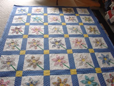 Treadlestitches: Daisy Quilt Finish