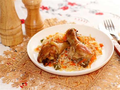 Рассыпчатый плов с курицей на сковороде — рецепт с фото пошагово