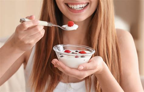 Why you should eat more yogurt - benefits for health and weight - Vita Pura