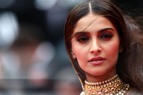 Sonam Kapoor 4K Ultra HD Wallpaper