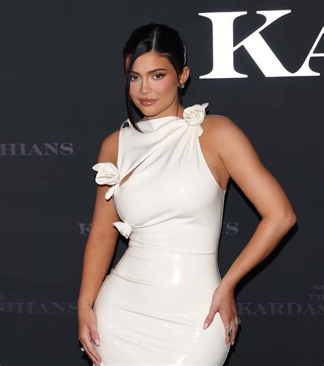 Bugyiban mutatta meg magát Curtis barátnője, míg Kylie Jenner a