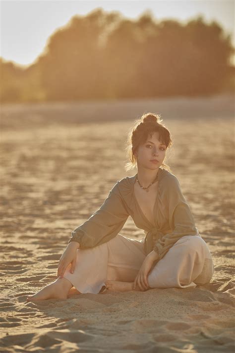 KASIA SIENKIEWICZ & OHMESS :: Behance