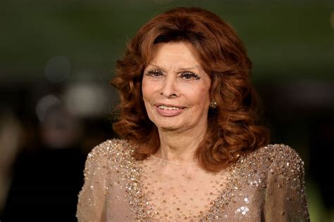 Sophia Loren frattura al femore dopo caduta: quadro clinico positivo