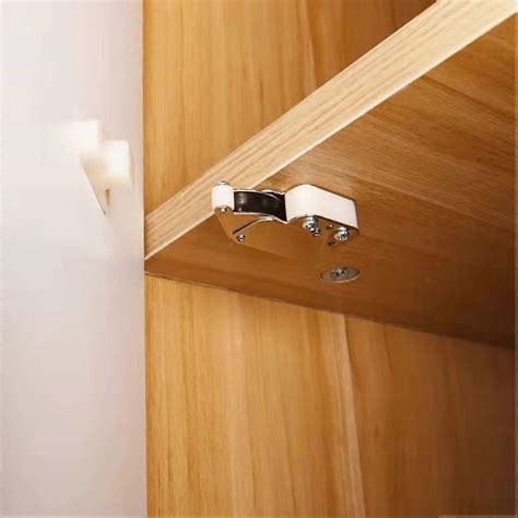 Latches Onto Nyt Mini