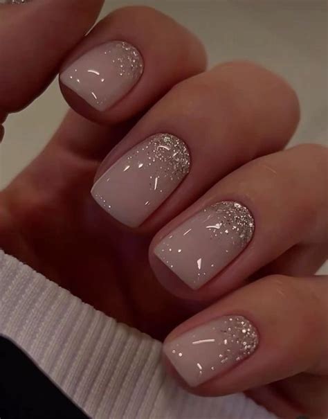 Маникюр на новый год, christmas nails, дизайн на короткие ногти в 2024 ...