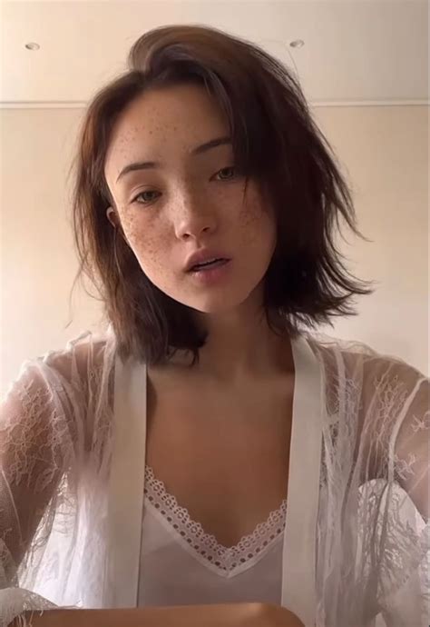 Карина карамбейби karrrambaby в 2022 г | Мрачные фотографии, Стрижка ...