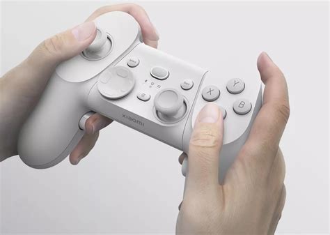 Xiaomi представила контроллер с внешностью DualShock 4 и душой Xbox