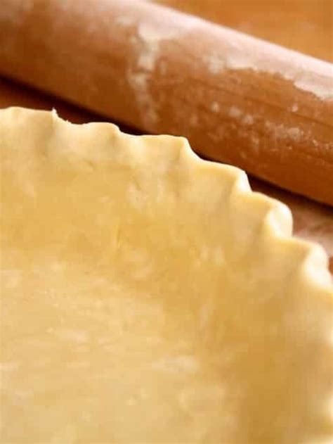 Pie Crust with Egg and Vinegar - Amycakes Bakes