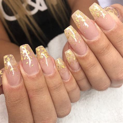 9 Trendy Gel Polish Colors for This Christmas – Brownswood Blog