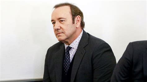 Tragikus okból ejtették Kevin Spacey szexuális zaklatási ügyét