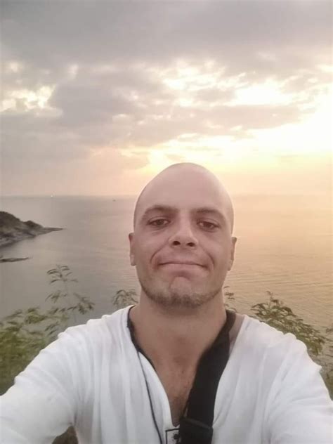 Nick Lockley – Medium