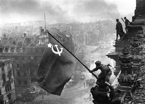 9 май: Ден на Победата и/или Ден на Европа - Анализи и Коментари