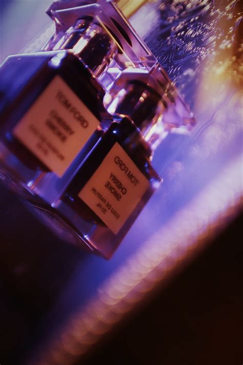Tom Ford Cherry Smoke Review: Sweet, Smoky, And Sultry!