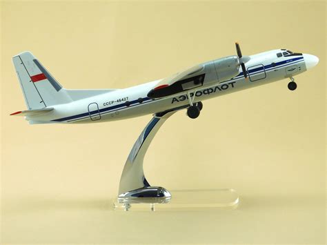 Модель самолета Ан-24 (М1:72, Аэрофлот СССР-46427, с шасси) – купить в ...