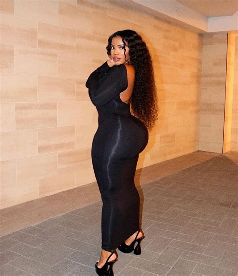 Black & Lovely @FashionNovaCurve 🖤🖤🖤 en 2024 | S'habiller, Mode