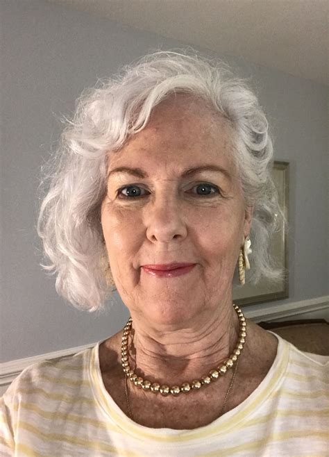 Silver Haired Beauties, Natural Mature, Cute Gym Outfits, Curvy Women