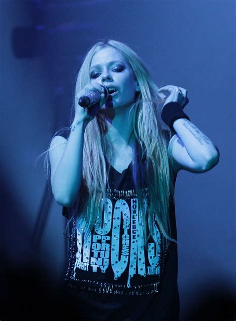 Avril Lavigne Performing at Olympic Hall in Seoul - Feb. 2014 | Avril