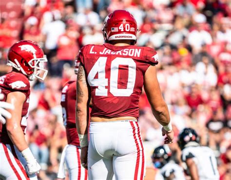 2023 Arkansas Football Position Preview: Defensive End