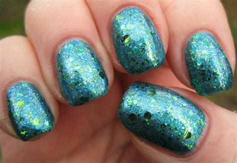 lacquer slacker liz mermaid nails sinful colors kissy  digital