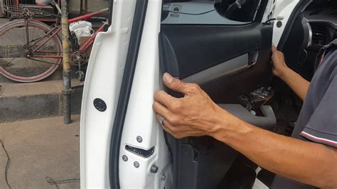 Aca / toyota hilux 2016 / front door panel removal - YouTube
