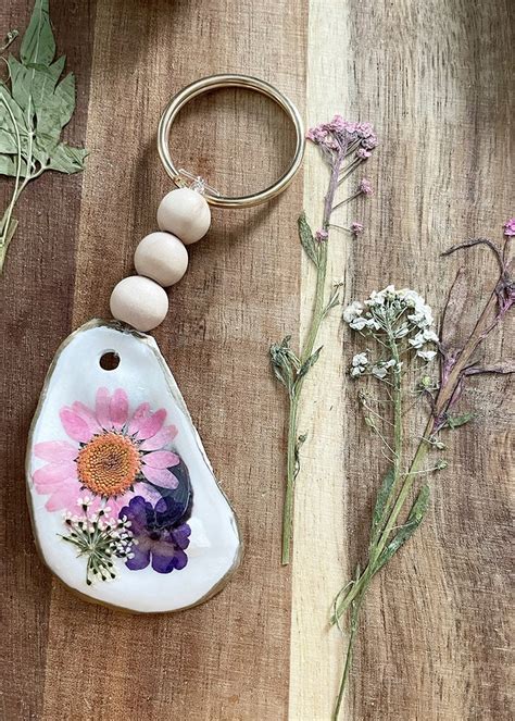 DIY Dried Flower Oyster Shell Craft — Tag & Tibby Design