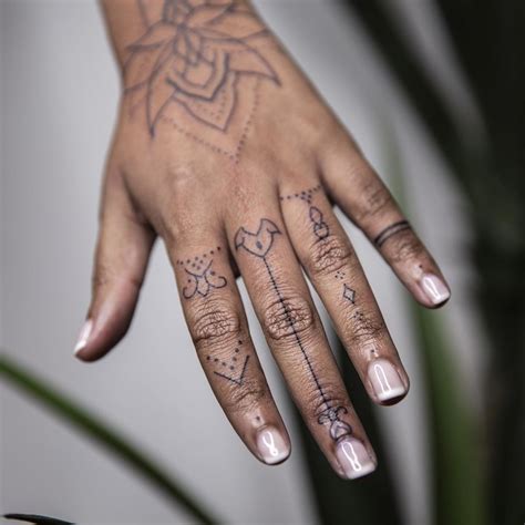 Minimalist ornaments by Remy B - Tattoogrid.net | Hand tattoo images ...