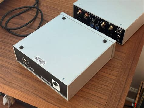Pro-Ject Phono Box RS with Power Supply - MM/MC Phono Pre-amp Photo ...