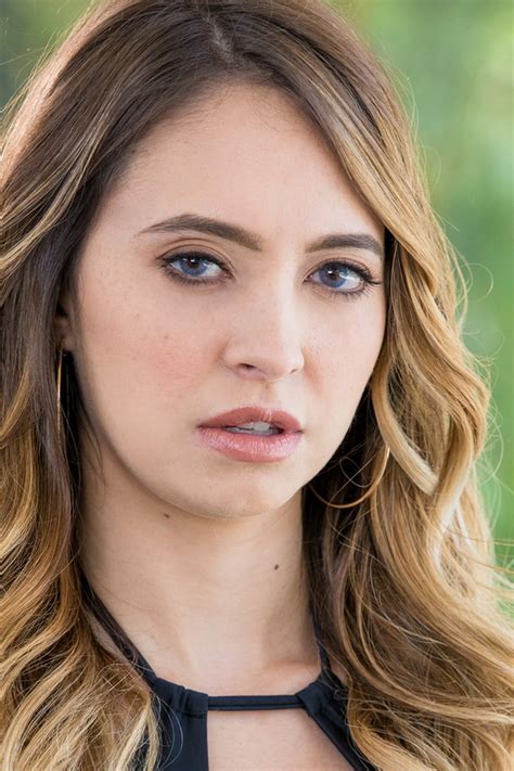 Quinn Wilde (34 фото)