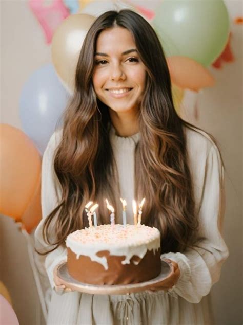 45 Creative and Cute Birthday Photoshoot Ideas for 2024 | Sarah Scoop