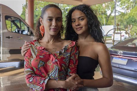 Vale Tudo: Raquel terá tatuagem com nome de filha vilã - 09/01/2025